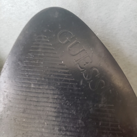 Sz 8 Guess Black Velvety Heels - Picture 11 of 11